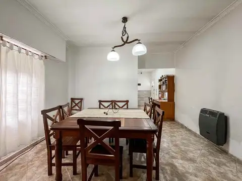 Depto Tipo Casa en Venta de 5 ambientes