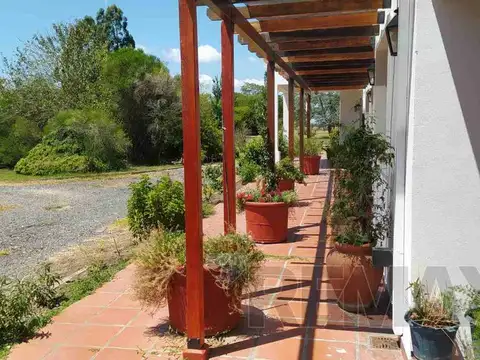 Casa en Venta con 2 cocheras