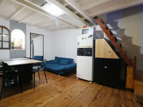 VENTA DE MONOAMBIENTE CON ENTREPISO EN ABASTO