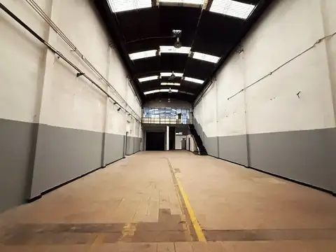 DUEÑO ALQUILA Galpón 590 M2 Excelente ubicación Zona Ind. 1 Villa Martelli