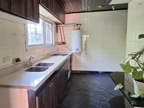 Casa en Venta con 6 cocheras
