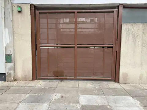 ALQUILER DE COCHERA FIJA Y CUBIERTA