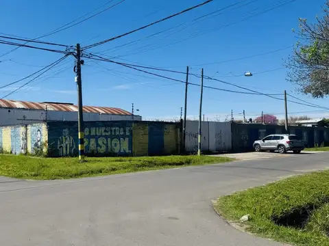Terreno de 2700 m2 con galpon de 619 m2 en Empalme Graneros