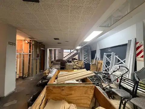 ALQUILER DEPOSITO CON OFICINAS Y DEPARTAMENTO