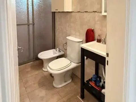 Casa 6 ambientes con 4 baños