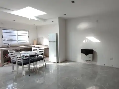 CASA MAS DEPOSITO MAS 2 DEPARTAMENTOS  VENTA LOMAS