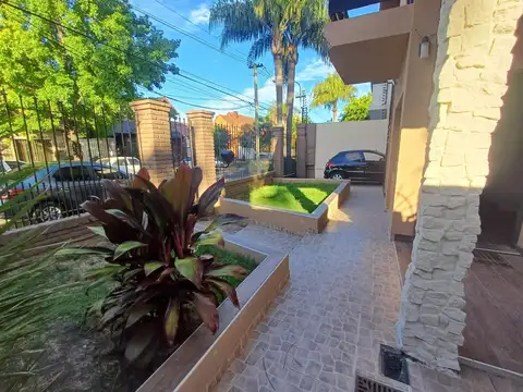 Casa 5 ambientes con 4 baños