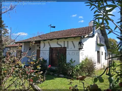 Casa con Enorme Terreno en Marcos Paz Urbano