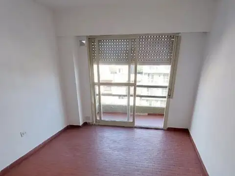 Monoambiente. Cerca de la Facultad de Medicina