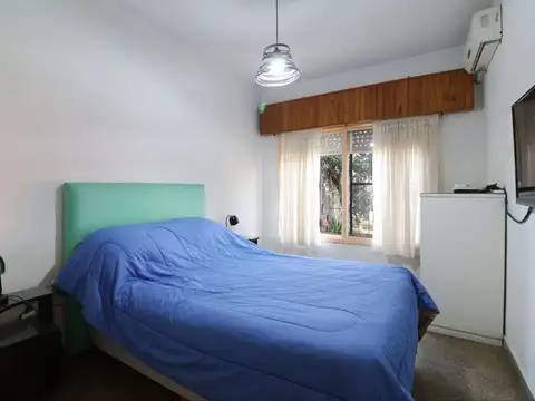 VENTA CASA CUATRO AMBIENTES CON TERRENO LLAVALLOL