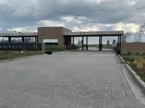 Lote en venta a la laguna en Canning Las Victorias