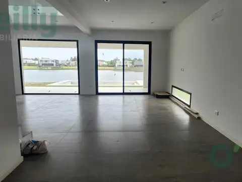 Casa 6 ambientes con 3 baños