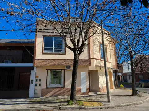 ALQUILER DE DEPARTAMENTO EN DUPLEX DE 2 AMBIENTES Y MEDIO EN RAMOS MEJIA