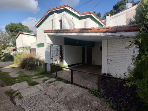 VENDO CASA EN CONDOMINIO CON COCHERA
