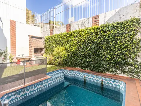 VENTA * PARQUE CHACABUCO / CABALLITO SUR * CASA LOTE PROPIO * PISCINA * 4 COCHERAS