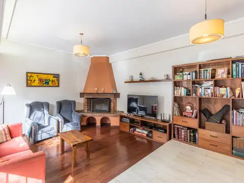 VENTA * PARQUE CHACABUCO / CABALLITO SUR * CASA LOTE PROPIO * PISCINA * 4 COCHERAS