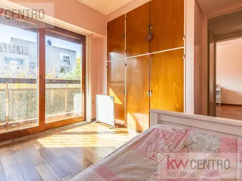 Casa en Venta con 4 cocheras