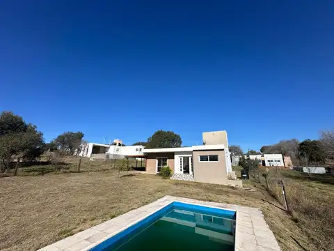 Casa 6 ambientes con 1 baño