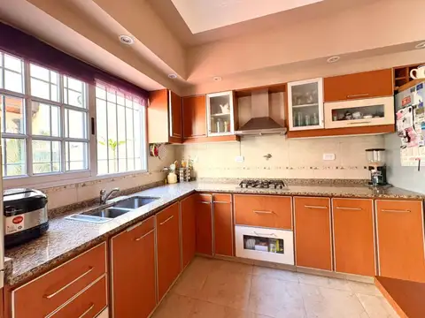 Casa en Mataderos con Cochera, Sum, Patio y Sauna