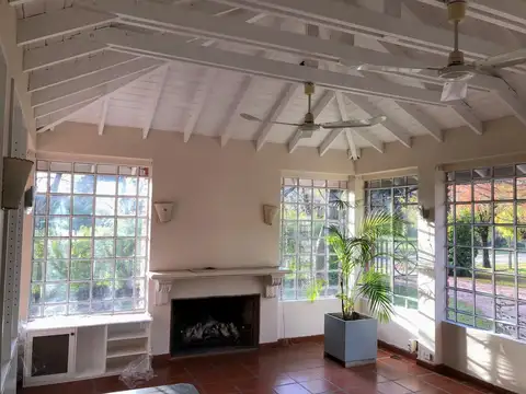 Casa en Venta con 4 cocheras