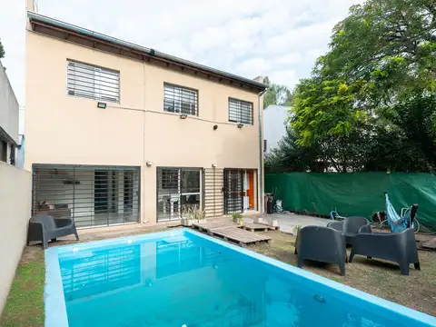 VENTA CASA 4 AMBIENTES C/PILETA EN TORTUGUITAS