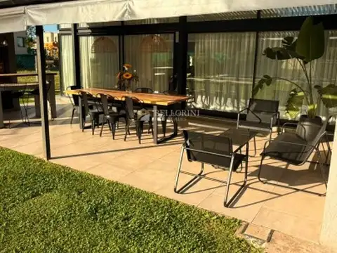 Casa 5 ambientes con 3 baños