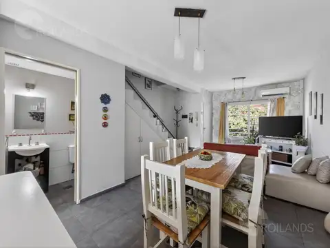 Depto Tipo Casa 3 ambientes con 2 baños