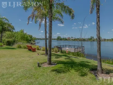 Terreno en Venta de 946,0 m2