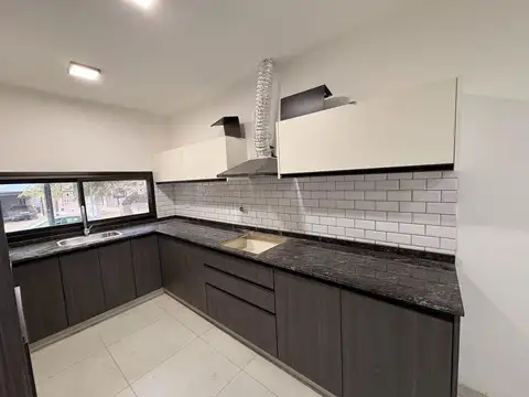 Casa 3 ambientes con 2 baños