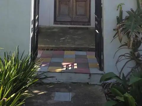 Aristóbulo del Valle al 2600