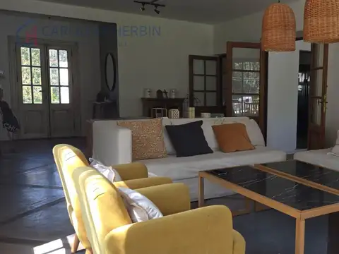Casa 5 ambientes con 3 baños
