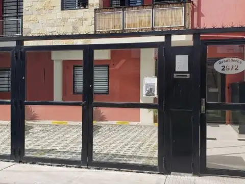 OPORTUNIDAD UNICA VENTA COCHERA