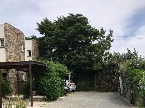 Casa en Alquiler en Manuel B Gonnet, $ 1.100.000