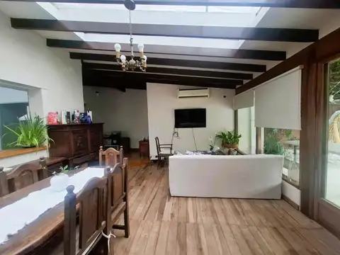 Adrogue - Casa opcion 2 flias.