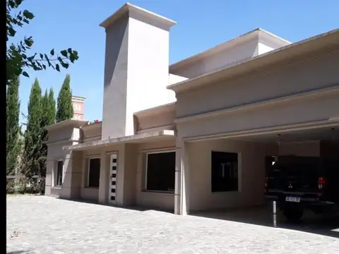 Hermosa casa en barrio cerrado La Concepción