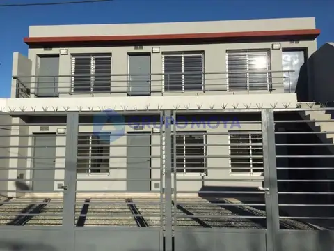 Departamento de dos ambientes planta alta en venta - Berazategui