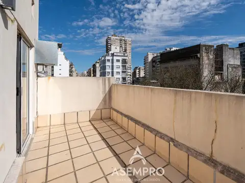 DEPARTAMENTO 2 AMB EN DÚPLEX DE DISEÑO MODERNO Y SÚPER LUMINOSO! Apto Profesional