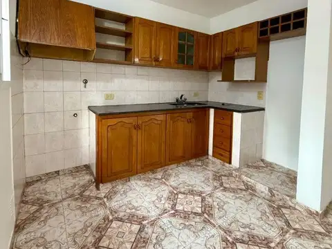 Depto Tipo Casa en Alquiler en Villa Dominico, $ 600.000