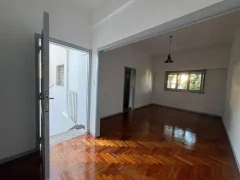 Depto Tipo Casa en Alquiler 60 años