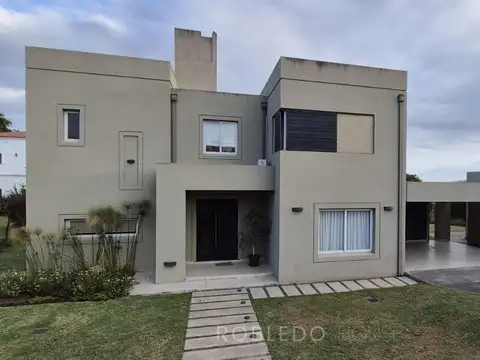Casa  en  venta 3  dormitorios El  Tipal Salta  Capital
