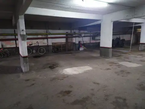 Cochera techada zona La Perla