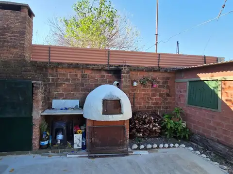 Casa en Venta en Villa Raffo, USD 180.000