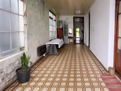 Casa en Alquiler con 1 cochera