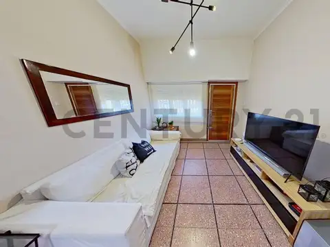 Bouchard 3300, Piso 0