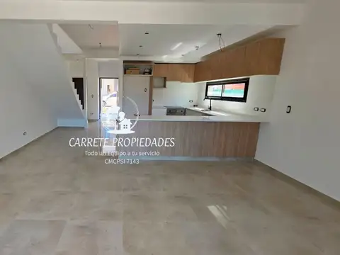 Casa 5 ambientes con 3 baños