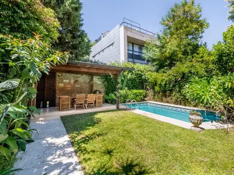 Chalet en 1 planta, jardín con piscina. Excelente zona. Martínez.