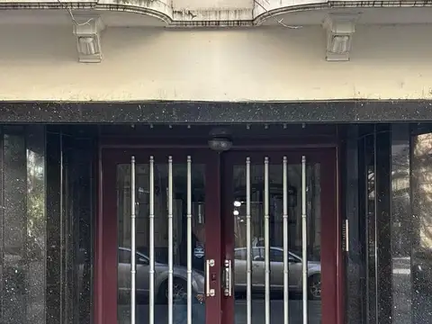Hipólito Yrigoyen  al 1900 con patio