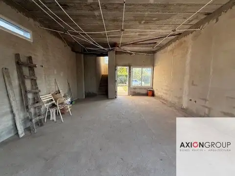Casa 4 ambientes con 2 baños