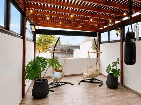Casa 4 ambientes con 2 baños