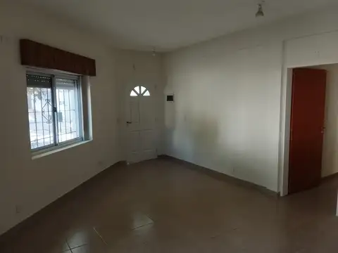 Depto Tipo Casa 4 ambientes con 1 baño